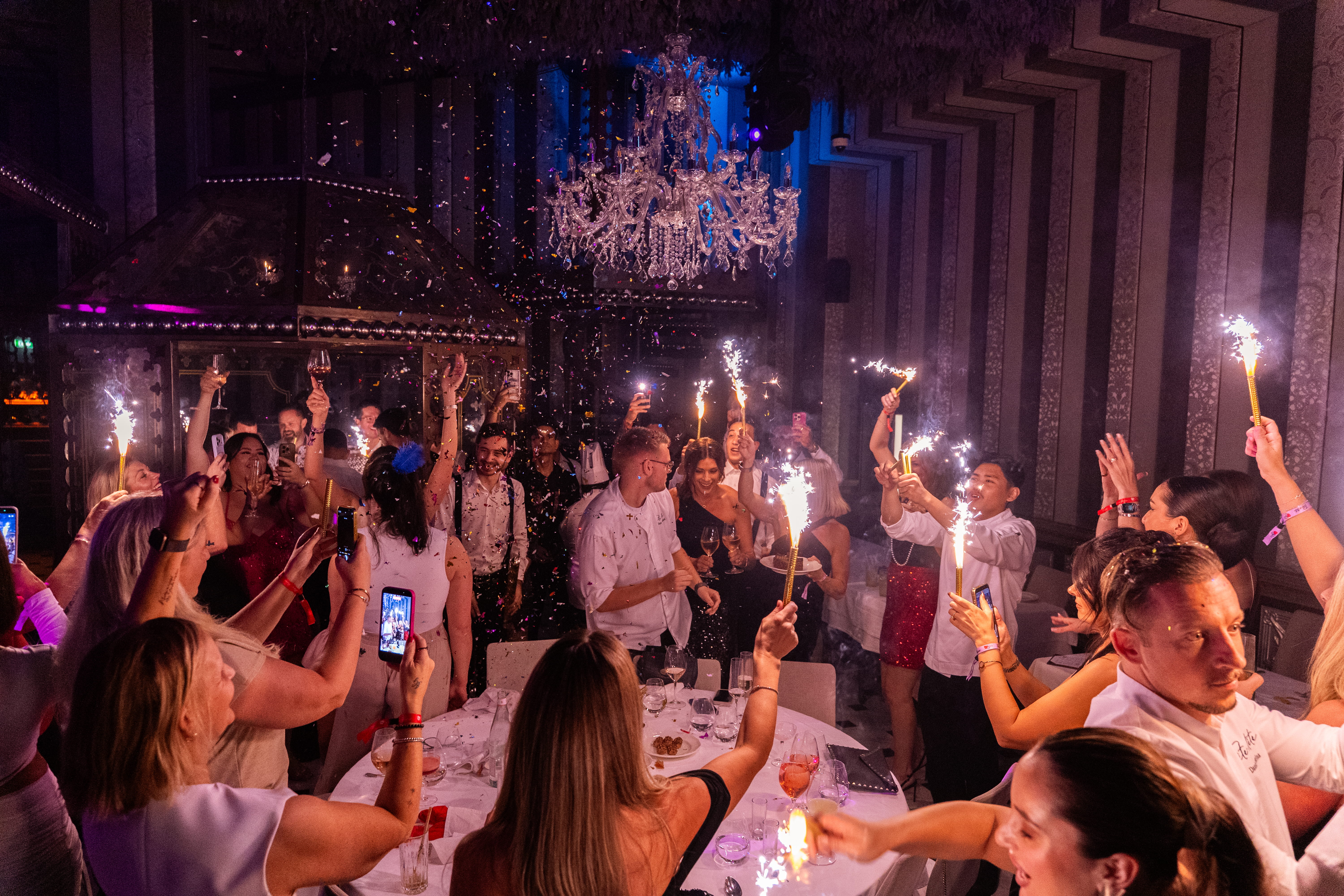 Bisou-Bisou-Brunch-x-Paradiso_Dec-2025-12-(1)